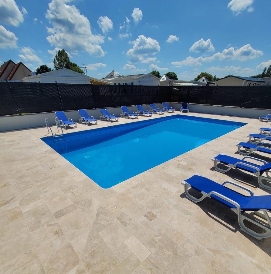Camping Le Clos Savoye Biville-sur-Mer Exteriör bild